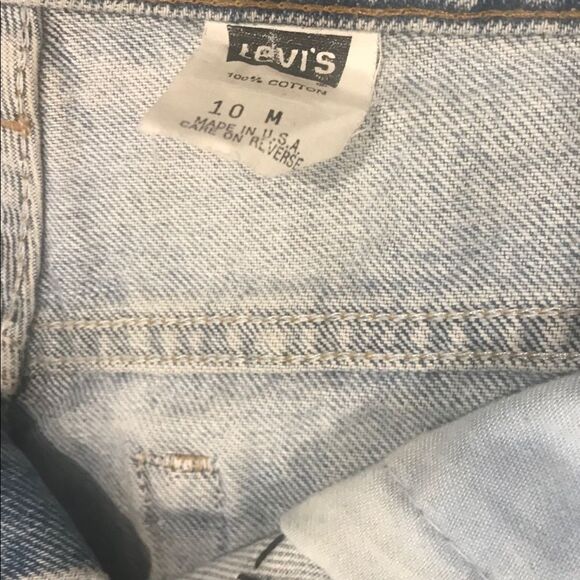 Levi’s Jean Shorts - Picture 3 of 3